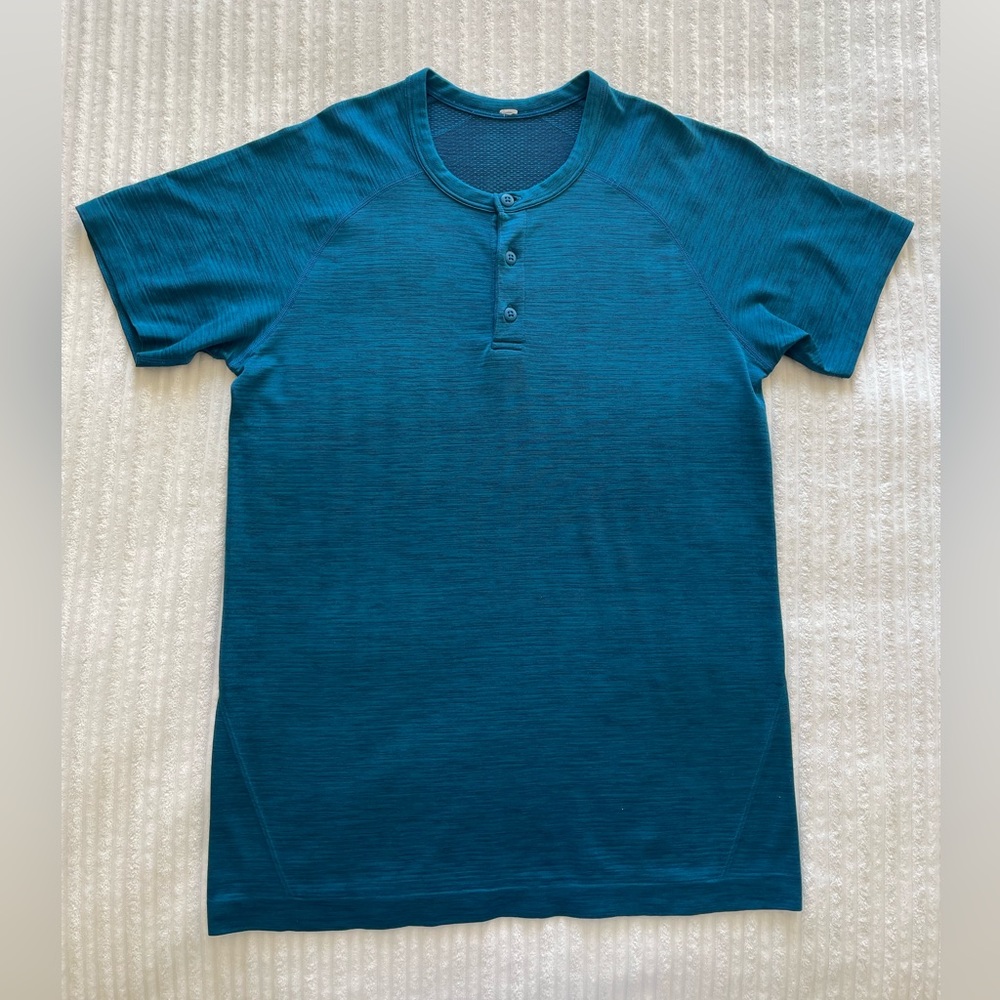 Lululemon Metal Vent Tech Short Sleeve Henley Night Diver/Capri